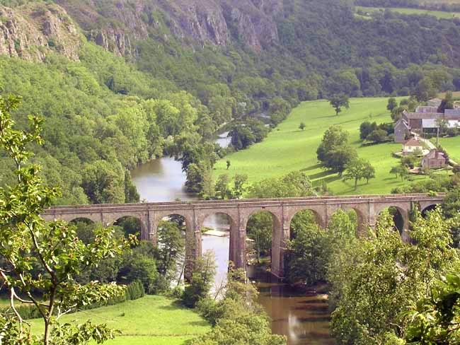 Le village depuis la Croix de la Faverie.